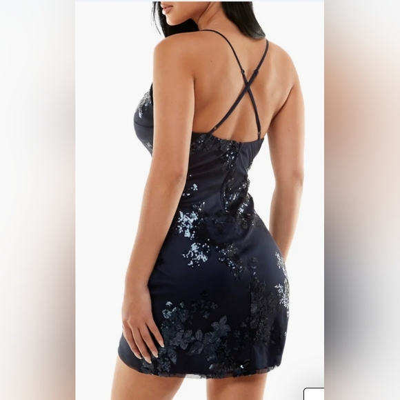 Women's clothing(90) - Picture 2 of 5